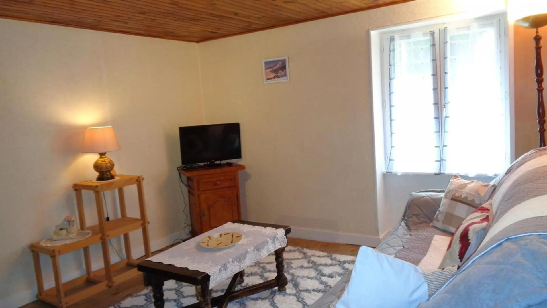 Gite 110M²: 3 Ch, Terrasse, Jardin, Animaux Acceptes, Wifi, Charges Incluses, Draps Fournis - Fr-1-496-248 Saint-Jean-la-Vetre France
