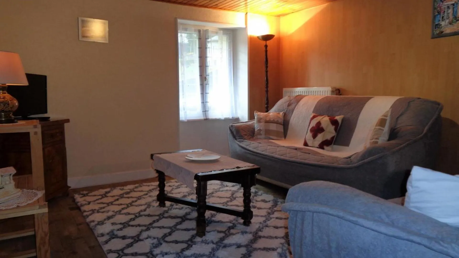 Gite 110M²: 3 Ch, Terrasse, Jardin, Animaux Acceptes, Wifi, Charges Incluses, Draps Fournis - Fr-1-496-248 Saint-Jean-la-Vetre Holiday home